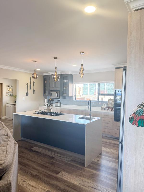 5 Bedroom Property for Sale in Reebok Western Cape